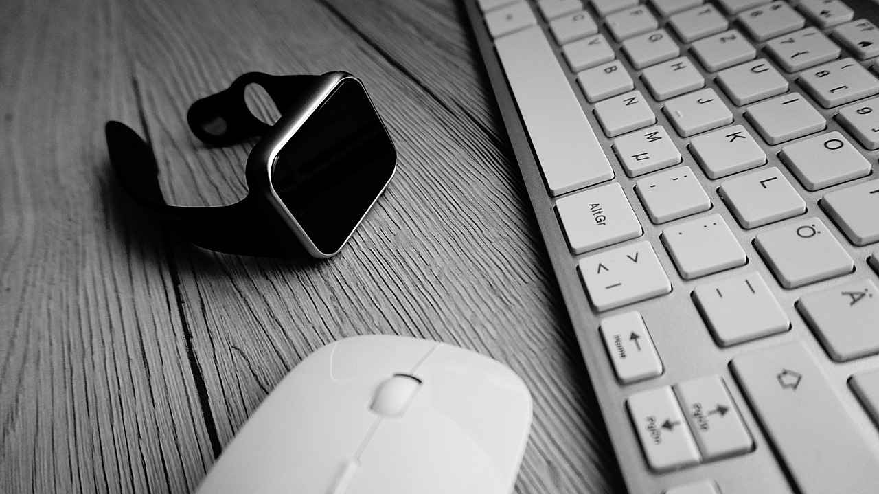 How to Change Your Smartwatch Strap: A Beginner’s Guide 2 Choosing the Right Strap Material