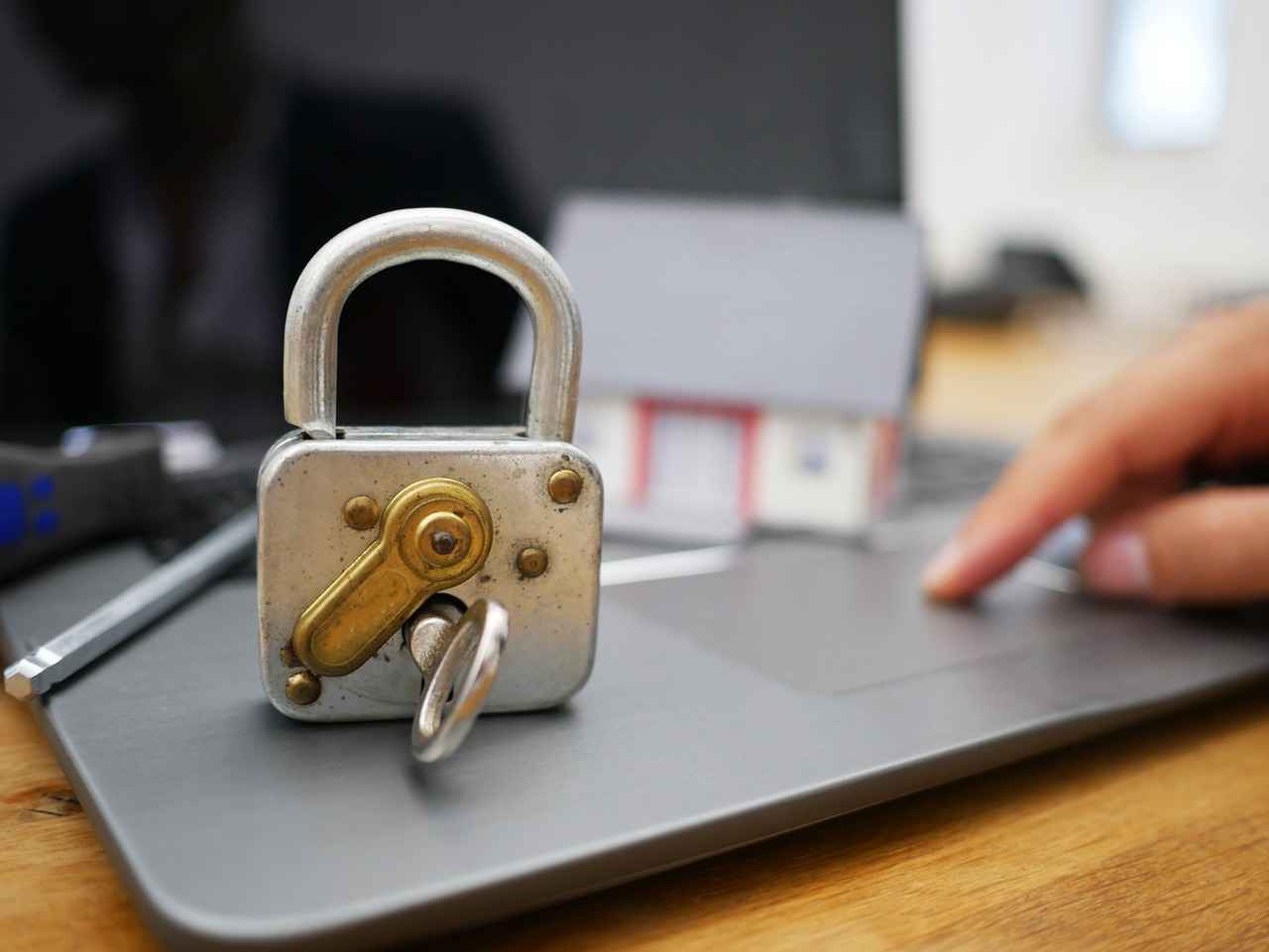 Smart Watch Blood Pressure Monitors: Are They Accurate? 5 Clinical Studies on Smart Watch Accuracy