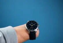 The Intersection of Technology and Lifestyle: How Smartwatches Enhance Daily Living The Intersection of Technology and Lifestyle: How Smartwatches Improve Everyday Life