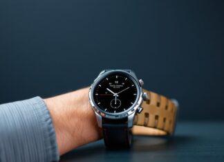 The Honest Truth About Smartwatches and Your Relationship The Honest Truth About Smartwatches and Your Relationship