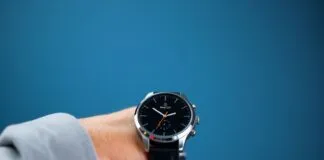 The Intersection of Technology and Lifestyle: How Smartwatches Enhance Daily Living The Intersection of Technology and Lifestyle: How Smartwatches Improve Everyday Life