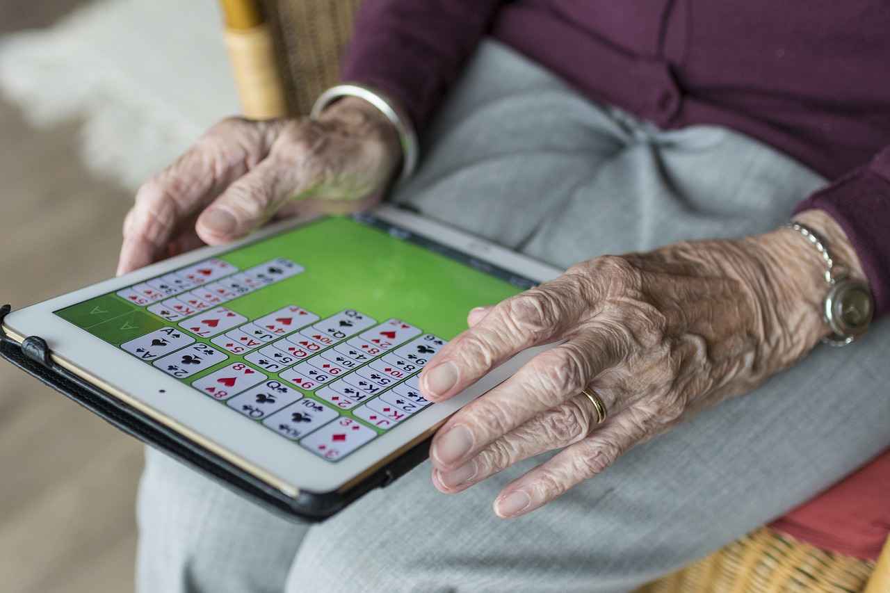 The Best Smart Watches for Seniors: Easy-to-Use & Feature-Rich