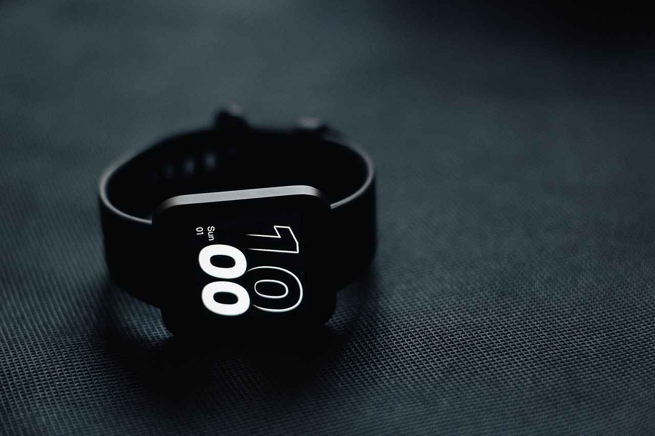 Top Smart Watches for Seniors with Health Features